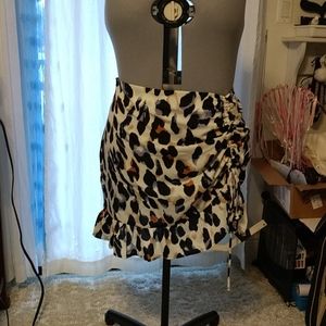 Colored adjustable 'leopard print' skirt